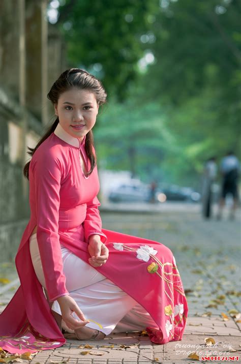 6. Shu An Oon. Shu An Oon is known for The Kitchen Musical (2011), Mata Mata (2013) and Marco Polo (2014). 7. Helen Thanh Dao. Helen Thanh Dao was born on September 23, 1977 in Vietnam. She is an actress, known for My Little Honey Moon (2012), My Dear Stilt (2012) and Brides Married Here (2016).